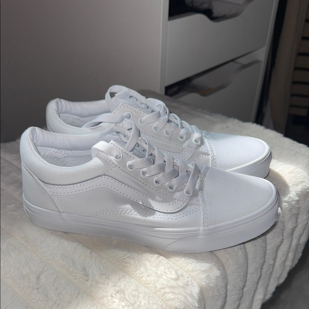 Vans Kids White Sneakers-3.5Y
